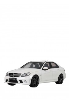 GT Spirit 2007 Mercedes Benz C63 AMG Diamond White 1/18