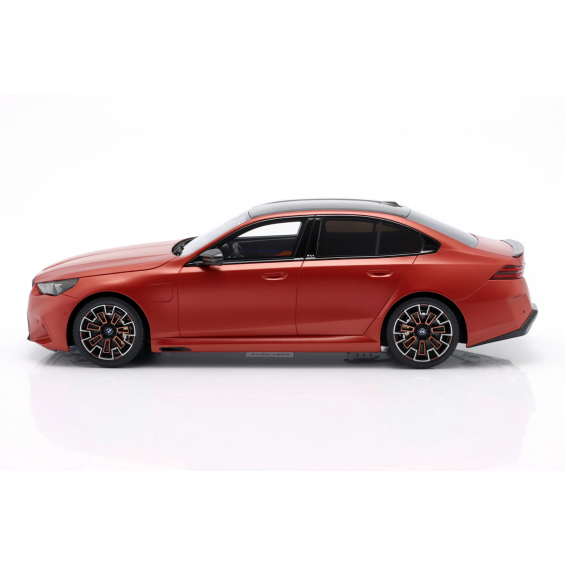 BMW 5 Serisi M5 (G90) 2025 | 1/18 | GT Spirit