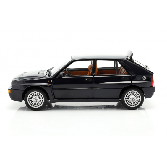 Lancia Delta Integrale Evo2 Club HF Hi-Fi 1992 | 1/18 | Kyosho