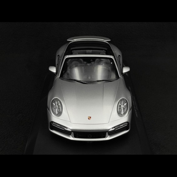 Porsche 911 (992) Turbo S Cabriolet 2020 – Silver | 1/18 | Minichamps
