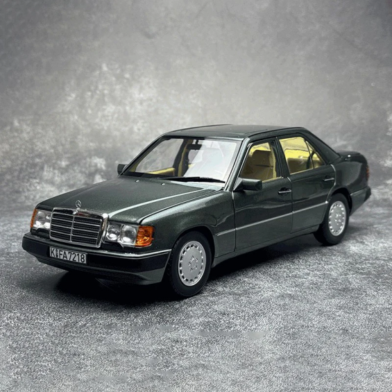 Norev 1:18 Meerceders-Benz W124 230 E Gece Yeşili Norev 1:18 Meerceders-Benz W124 230 E Gece Yeşili