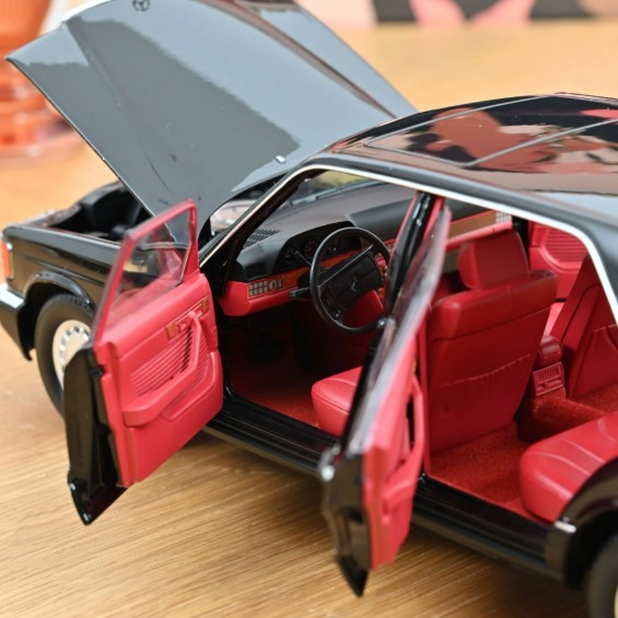 Mercedes-Benz 560 SEL 1989 – Siyah Metalik | 1/18 | Norev