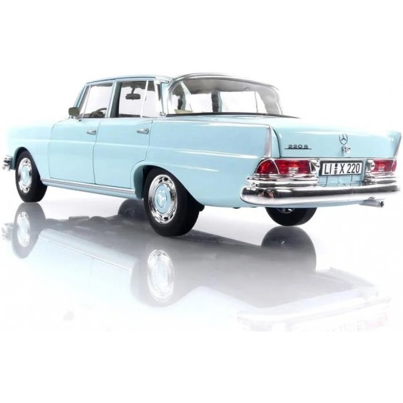 Mercedes-Benz 220 S 1965 – Light Blue | 1/18 | Norev