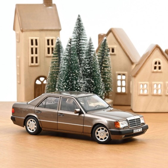 Mercedes-Benz 500 E W124 1990 | 1/18 | Norev Mercedes-Benz 500 E W124 1990 | 1/18 | Norev