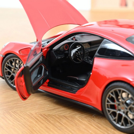 Porsche 911 Carrera 4 GTS 2025 | 1/18 | Norev