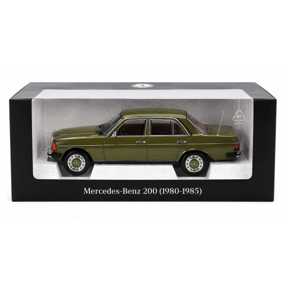 Mercedes-Benz 200 W123 – Yeşil | 1/18 | Norev Dealer