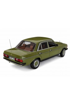 Mercedes-Benz 200 W123 – Yeşil | 1/18 | Norev Dealer