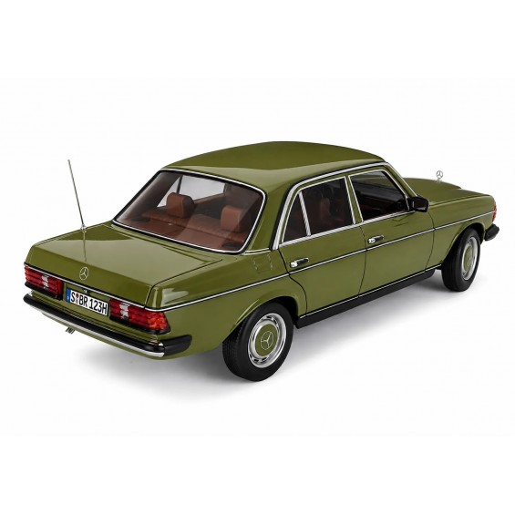 Mercedes-Benz 200 W123 – Yeşil | 1/18 | Norev Dealer