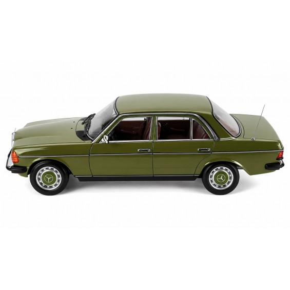 Mercedes-Benz 200 W123 – Yeşil | 1/18 | Norev Dealer