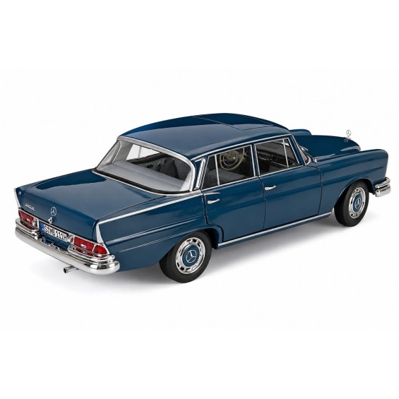Mercedes-Benz 220S (W111) 1956 – Blue | 1/18 | Norev Dealer Edition