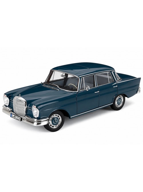 Mercedes-Benz 220S (W111) 1956 – Blue | 1/18 | Norev Dealer Edition