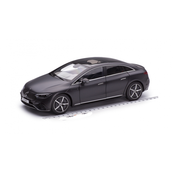 Mercedes-Benz EQE (V295) AMG Line 2023 – Graphite Grey Magno | 1/18 | NZG Mercedes-Benz EQE (V295) AMG Line 2023 – Graphite Grey Magno | 1/18 | NZG