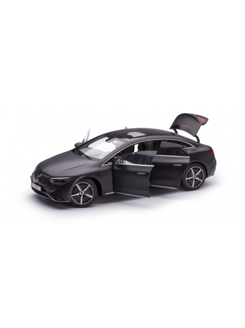 Mercedes-Benz EQE (V295) AMG Line 2023 – Graphite Grey Magno | 1/18 | NZG