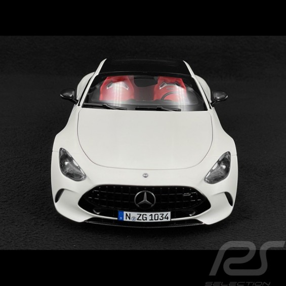 Mercedes-AMG GT 63 4MATIC – Opalite White Magno | 1/18 | NZG