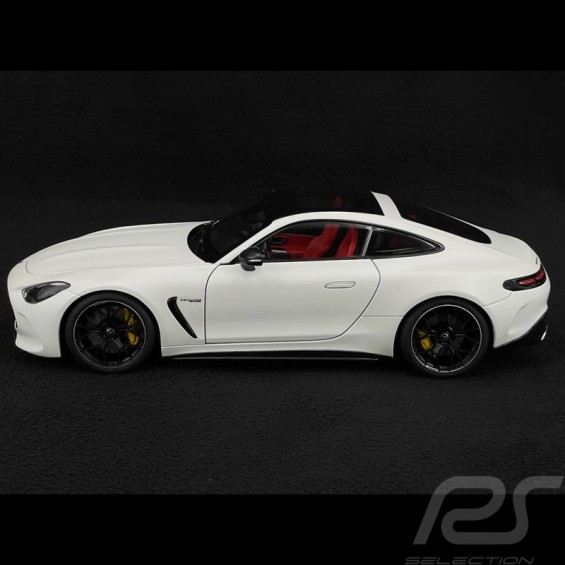 Mercedes-AMG GT 63 4MATIC – Opalite White Magno | 1/18 | NZG