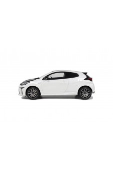 Toyota GRMN Yaris Rally Package 2022 – Emotional Red II Metallic (3U5) | 1/18 | Otto Mobile