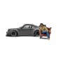 Porsche 964 RWB 2024 – Akira Nakai Figürü ile Birlikte | 1/18 | Solido