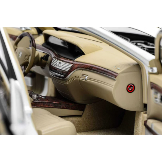 Mercedes-Benz S600L W221 with Extra Engine | 1/18 | Motorhelix