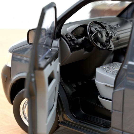 Volkswagen Transporter T5 2003 – Gri | 1/18 | Norev