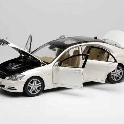 Mercedes-Benz S600L W221 with Extra Engine | 1/18 | Motorhelix