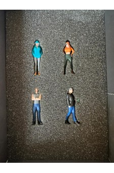 1/64 Ölçek 4’lü Sokak İnsanları Figür Seti | Resin