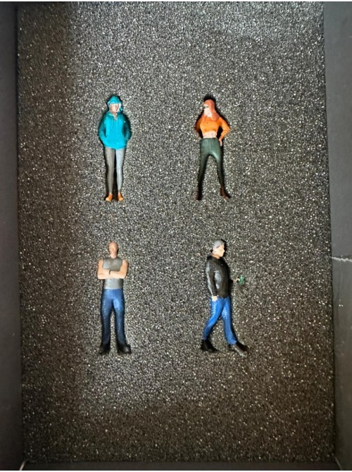 1/64 Ölçek 4’lü Sokak İnsanları Figür Seti | Resin