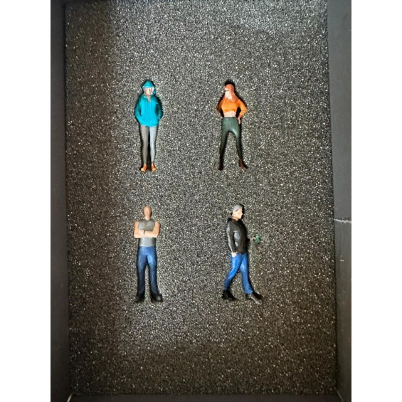 1/64 Ölçek 4’lü Sokak İnsanları Figür Seti | Resin