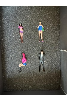 1/64 Ölçek 4’lü Sokak İnsanları Figür Seti | Resin