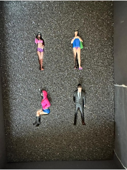 1/64 Ölçek 4’lü Sokak İnsanları Figür Seti | Resin