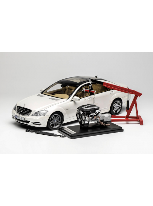 Mercedes-Benz S600L W221 with Extra Engine | 1/18 | Motorhelix