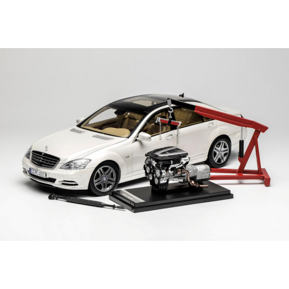Mercedes-Benz S600L W221 with Extra Engine | 1/18 | Motorhelix